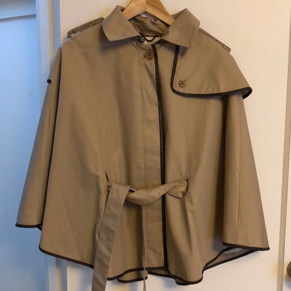 Banana Republic Jackets & Blazers - NWOT Banana Republic Cape Trench